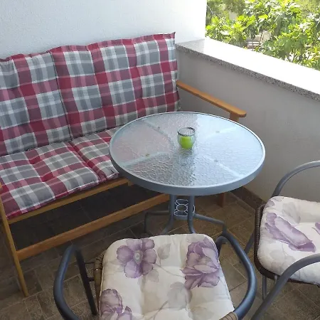 Apartman With Parking Space - 17696 *