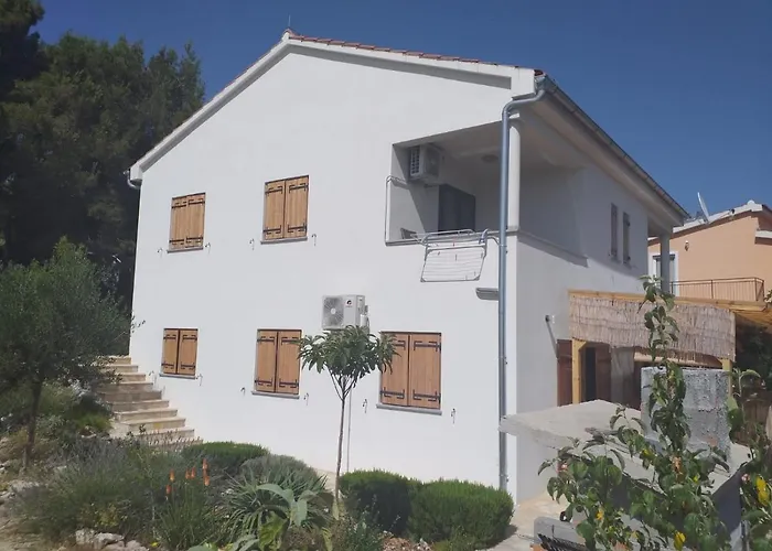 With Parking Space - 17696 Apartamento Primošten